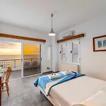 Blue Coral Villas: Exclusive Oceanfront Retreat Coral Bay