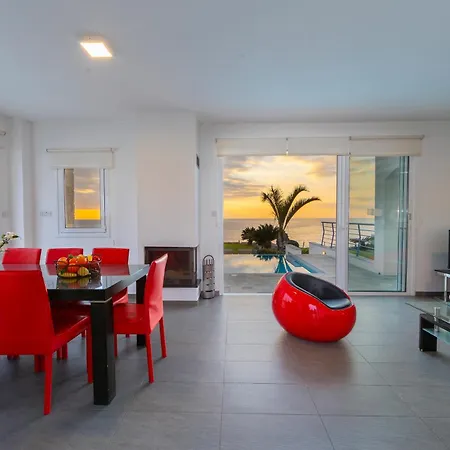 Blue Coral Three Exclusive - Poseidon - Nautilus - Oceanos - And - Baby Coral Vilă