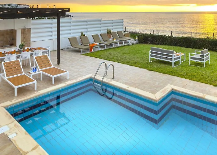 Blue Coral Three Exclusive - Poseidon - Nautilus - Oceanos - And - Baby Coral Coral Bay